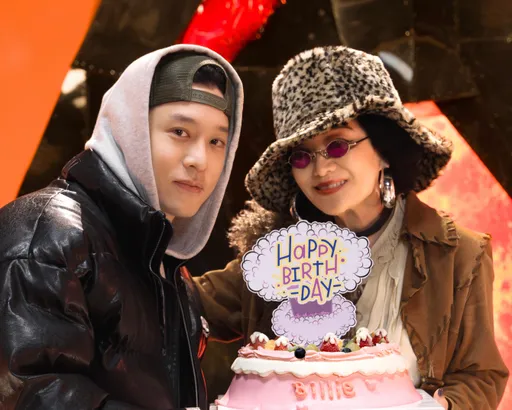 周湯豪助陣又盼放慢腳步　74歲比莉華麗回歸樂壇：怕我比你炸嗎？