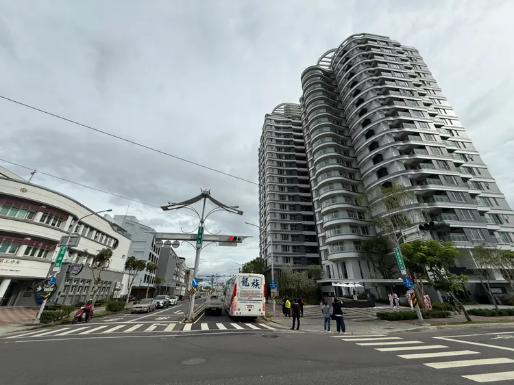 去年泰嘉「璞日」引進日本建築大師丹下憲孝，與日本最大百年花店日比谷花壇合作，為台灣建築生活美學創造新高度。葉家銘攝