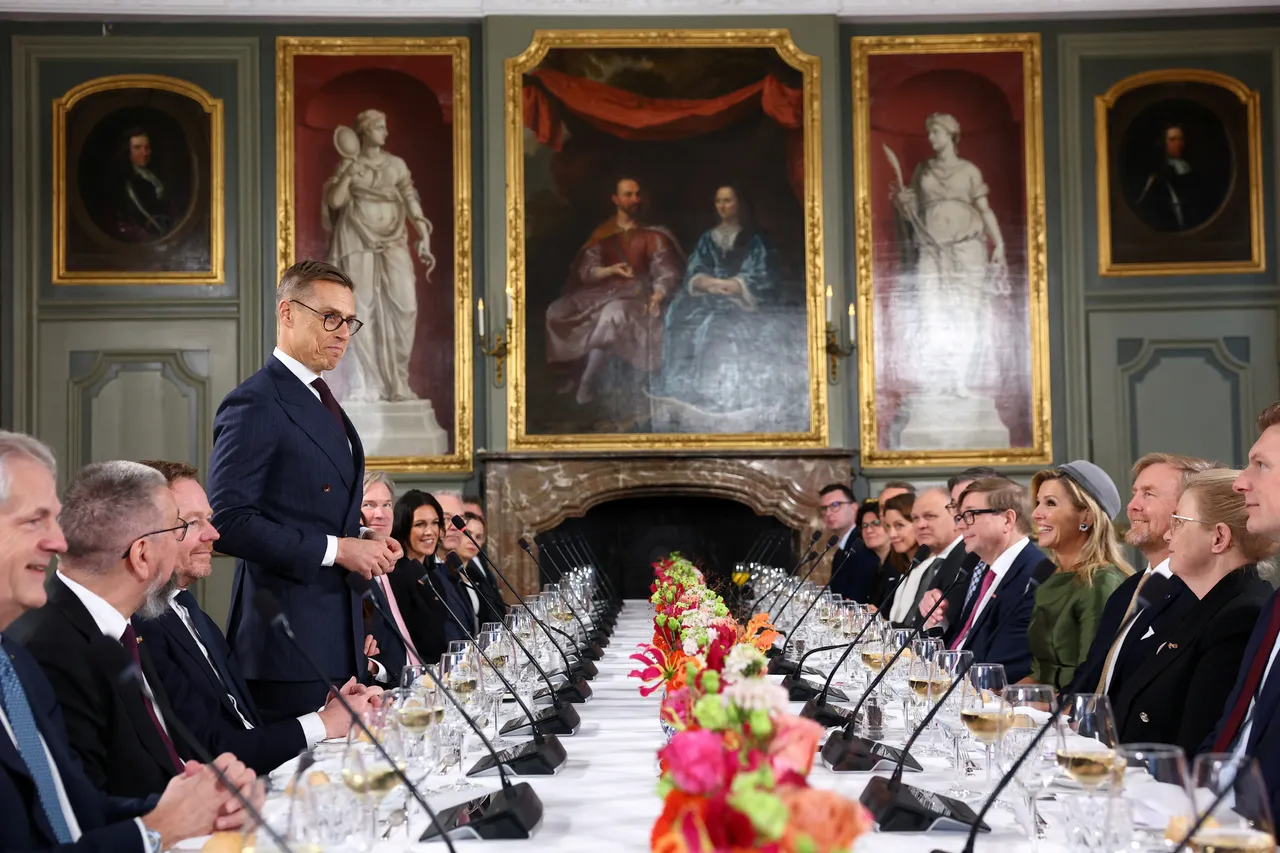 芬兰总统史塔布（左立者）公开反对川普并吞格陵兰。路透社