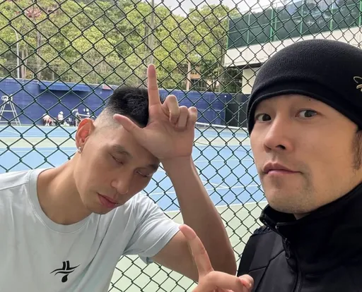 周杰伦才身穿627万裤子挺林书豪退休　元旦闹翻？他大翻白眼！周董喊「可恶」