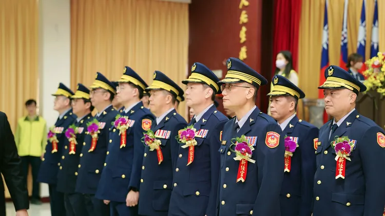 高雄市警察局20日進行「卸、新任局長、分局長、大隊長聯合交接典禮」。翻攝畫面