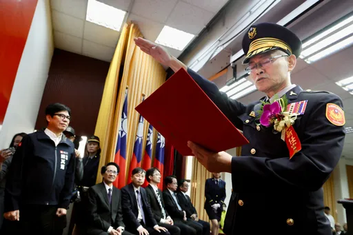 高雄市警察局主管聯合交接！陳其邁期勉發揮專業打擊不法　守護城市治安
