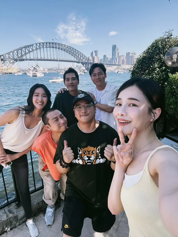 隋棠（左）和藍正龍、浩子等人到澳洲雪梨拍攝實境節目。翻攝隋棠臉書