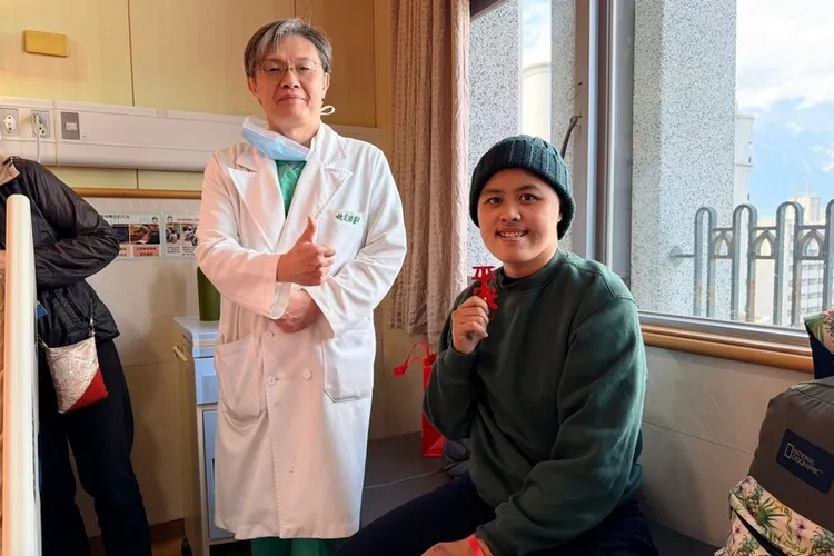 醫院今日特別準備掛有平安的鈴鐺吊飾，祝福盧副站長與家人在未來的日子裡都能平安順遂。花蓮慈濟醫院提供