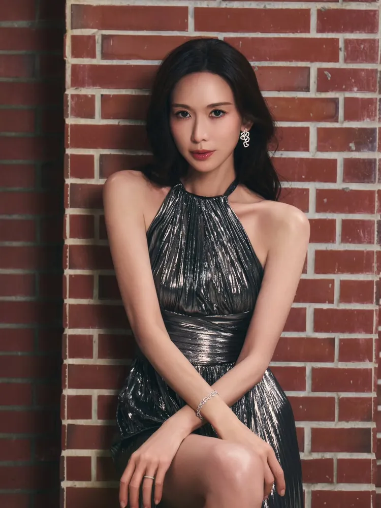 林志玲分享2025年的精選美照。翻攝林志玲IG