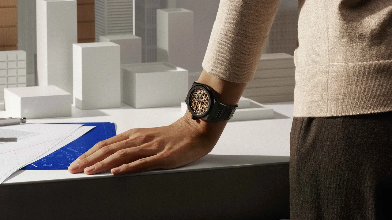 ZENITH DEFY挑戰系列SKYLINE SKELETON天際線鏤空腕錶，41mm，黑色陶瓷錶殼，金色鏤空錶盤，黑色陶瓷錶鍊，El Primero 3620 SK鏤空自動上鍊機芯，動力儲存55小時，防水深度100米，61萬5100元。品牌提供