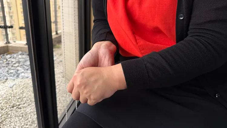 黃媽媽不忍責怪女童，希望校方能積極介入，還給校園一個真正的「無菸環境」。曾佳俊攝