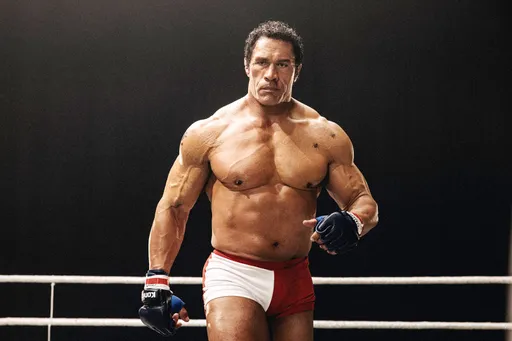 巨石強森半年增重13公斤　親上擂台竟被揍到腦震盪