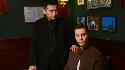 《許我耀眼》沈家父子米蘭拍廣告　陳偉霆揪爸爸「裝老錢風」