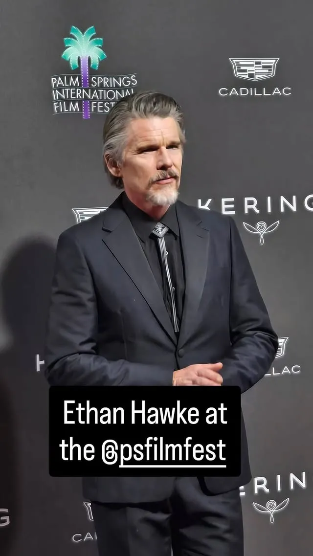 55歲的伊森霍克獲頒終身成就獎。翻攝psfilmfest IG