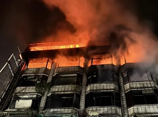 桃園頂加公寓凌晨火警「5樓燒到8樓」　內部多隔間小套房涉違建現形