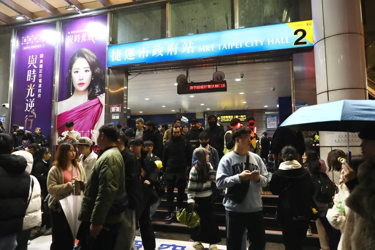 台北捷運跨年連續營運42小時不收班。莊宗達攝