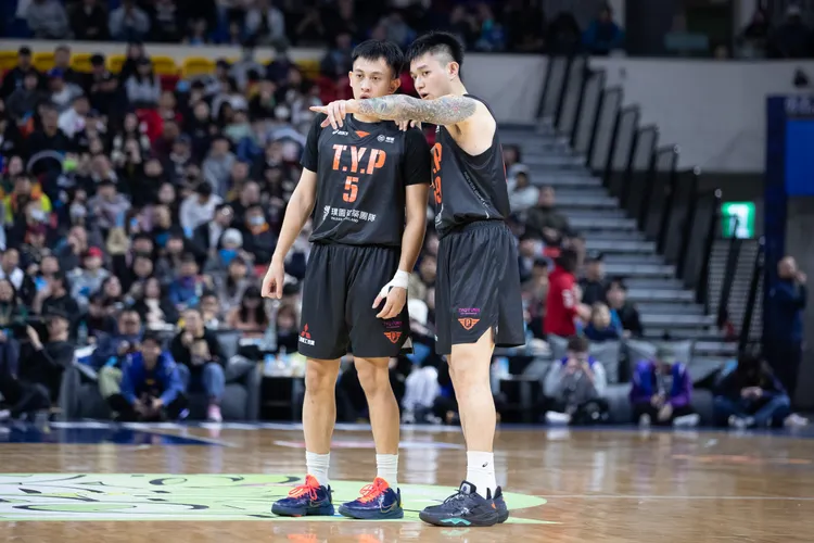 陳將双與盧峻翔。PLG提供