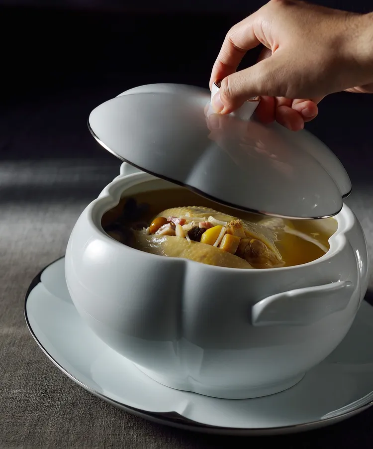 米香八寶布袋雞湯。業者提供