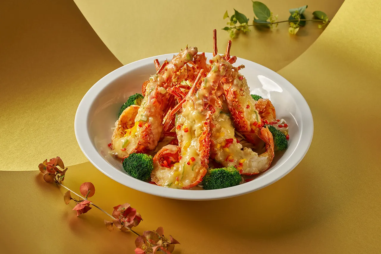 潮粤坊上汤龙虾伊面。业者提供