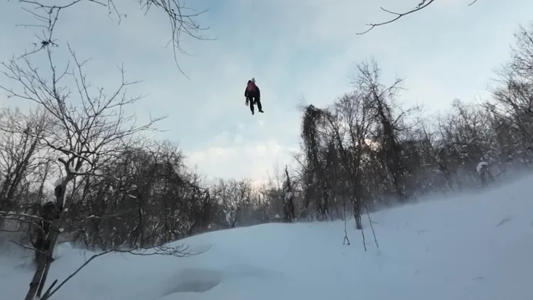 直升機將男子救起。翻攝自北海道新聞UHB