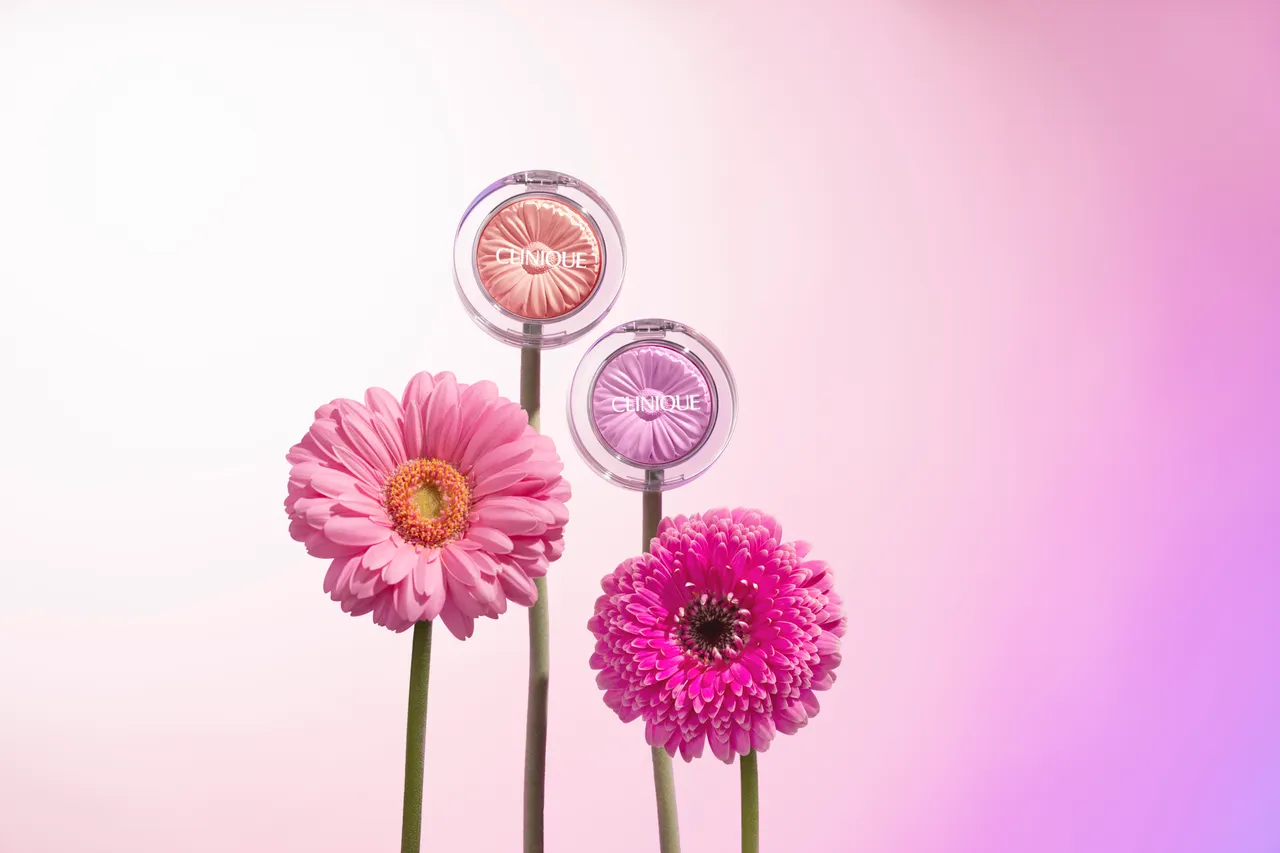 倩碧花漾腮紅，700元。品牌提供