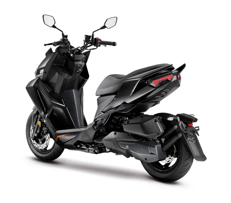 DRGBT這次導入彎道ABS與彎道TCS系統，成為目前國內白牌級距中，少數具備完整彎道安全輔助的車款。業者提供