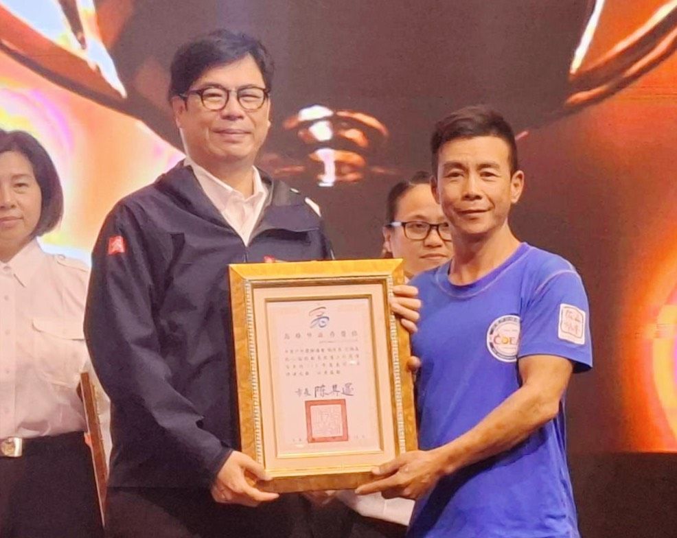 高雄積優義消人員表揚!宋德威領軍「雲豹工作隊」 榮獲全市唯一市長獎