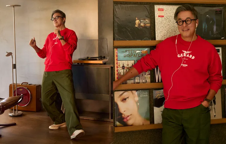 王偉忠以聯名圓領上衣配上聯名經典工裝褲。品牌提供