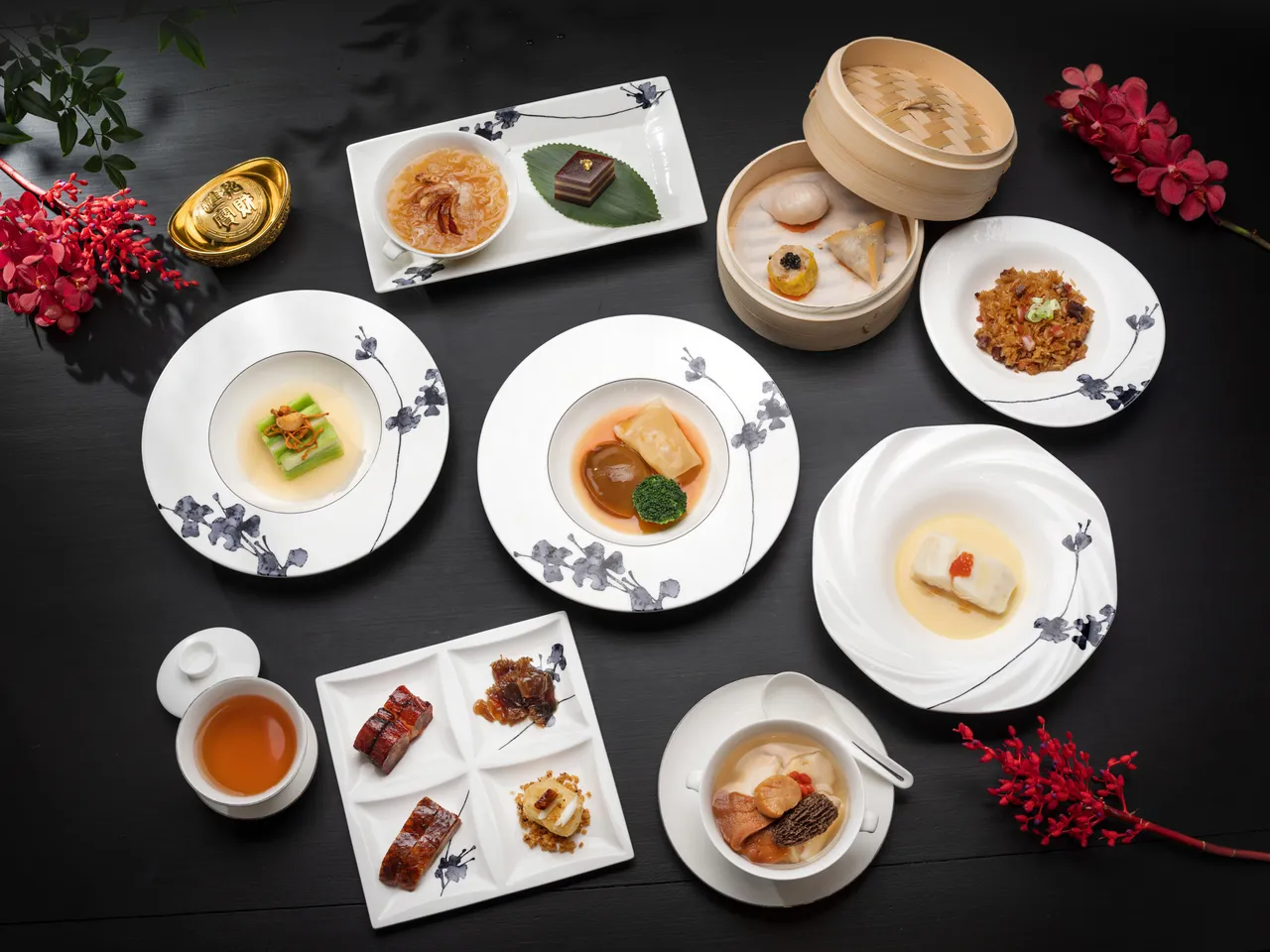 台北文華東方酒店「雅閣」中餐廳於2/17至2/22初一至初六，推出「喜氣盈門賀年套餐」，為賓客精心打造料豐味美的新春豪華饗宴。台北文華東方酒店提供