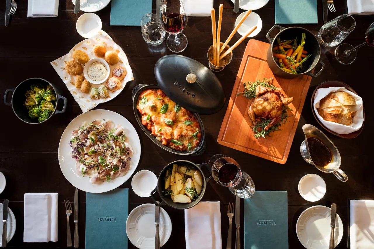 台北文華東方酒店「Bencotto」義大利餐廳於2/15晚間起至2/22，小年夜至初六推出一系列新春限定共享美饌，添以義式聚享的溫暖風情為賓客帶來風格獨具的年節團聚時刻。台北文華東方酒店提供