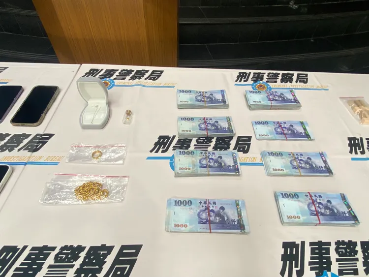 警方起出相關證物。民眾提供