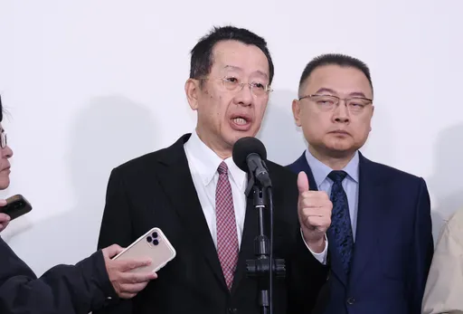 藍白擬自提國防特別預算　顧立雄赴立院秘密會議：應無自提必要