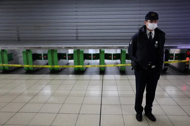 田町站已禁止進入。路透