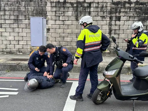 八德警分局防搶演練　提醒避免單獨攜帶鉅款、必要時可請警方護鈔