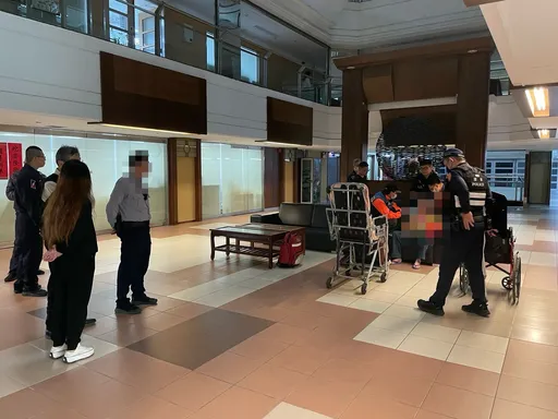 找黃偉哲陳情不成...5旬男突拔刀割頸　南市府回應了