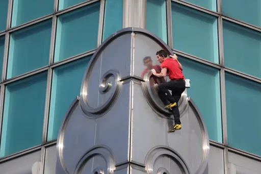 霍諾德來台吃什麼｜爬太快網笑「Buffet訂位快來不及」　狂吞巧克力小籠包