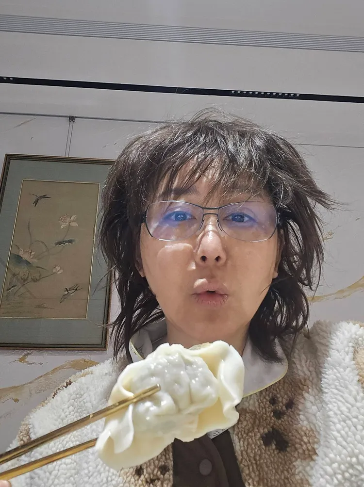 藍心湄分享起床後的自拍照。翻攝藍心湄臉書