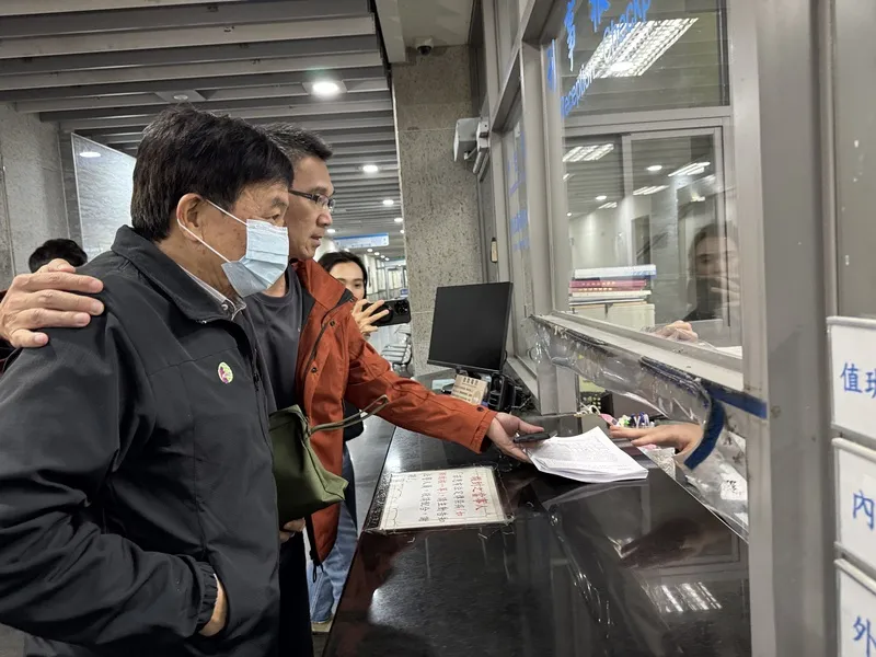 鄉長林清水因涉犯過失致死、公務員登載不實公文書罪嫌重大，遭檢方當庭逮捕並聲請羈押禁見。中央社