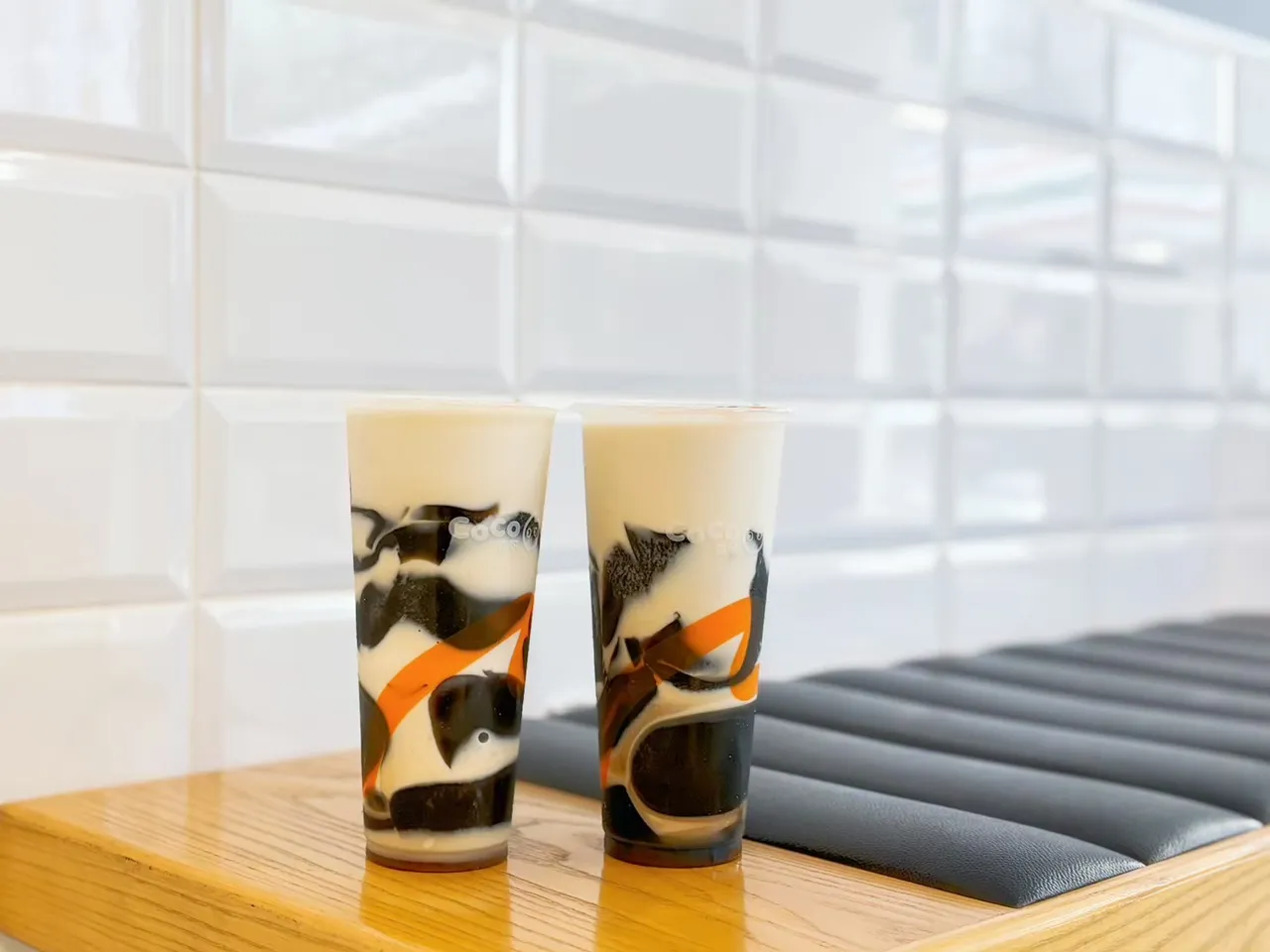 指定品項2杯88元優惠，包含大杯手作仙草凍乳等。CoCo都可提供