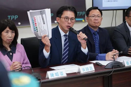 海鯤號完成50公尺潛測！黃國昌酸「爭氣一點」：對得起國人嗎？