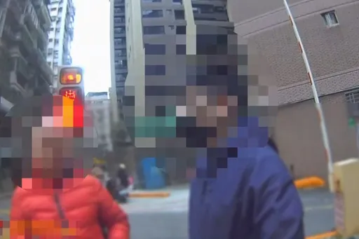 驚！口罩男潛入社區地下室辯「找朋友」 口袋露刀柄嚇壞總幹事報警逮人