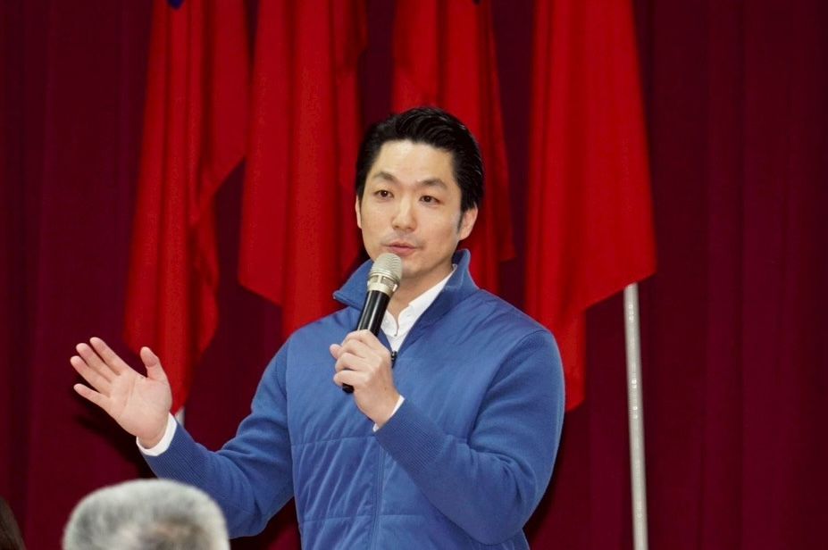 蔣萬安免費營養午餐挨轟炫富、政策買票 藍小雞反擊:陳其邁、蘇巧慧也跟進