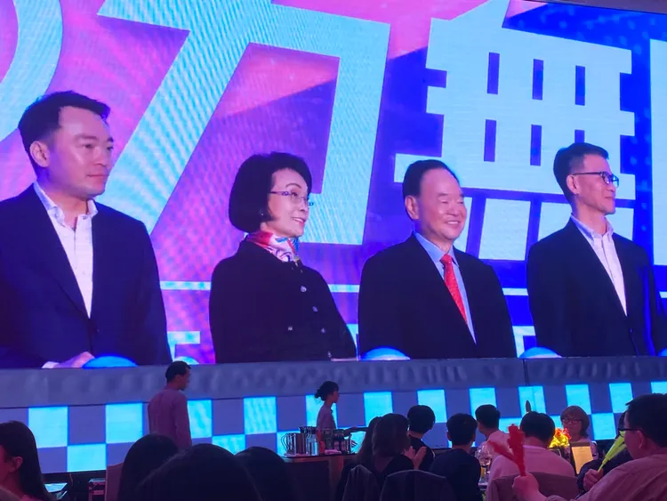 全聯董事長林敏雄親自率領常務董事林弘斌、董事長夫人藍毓文及總經理蔡篤昌等高層主管共同出席，與全體同仁同歡。讀者提供