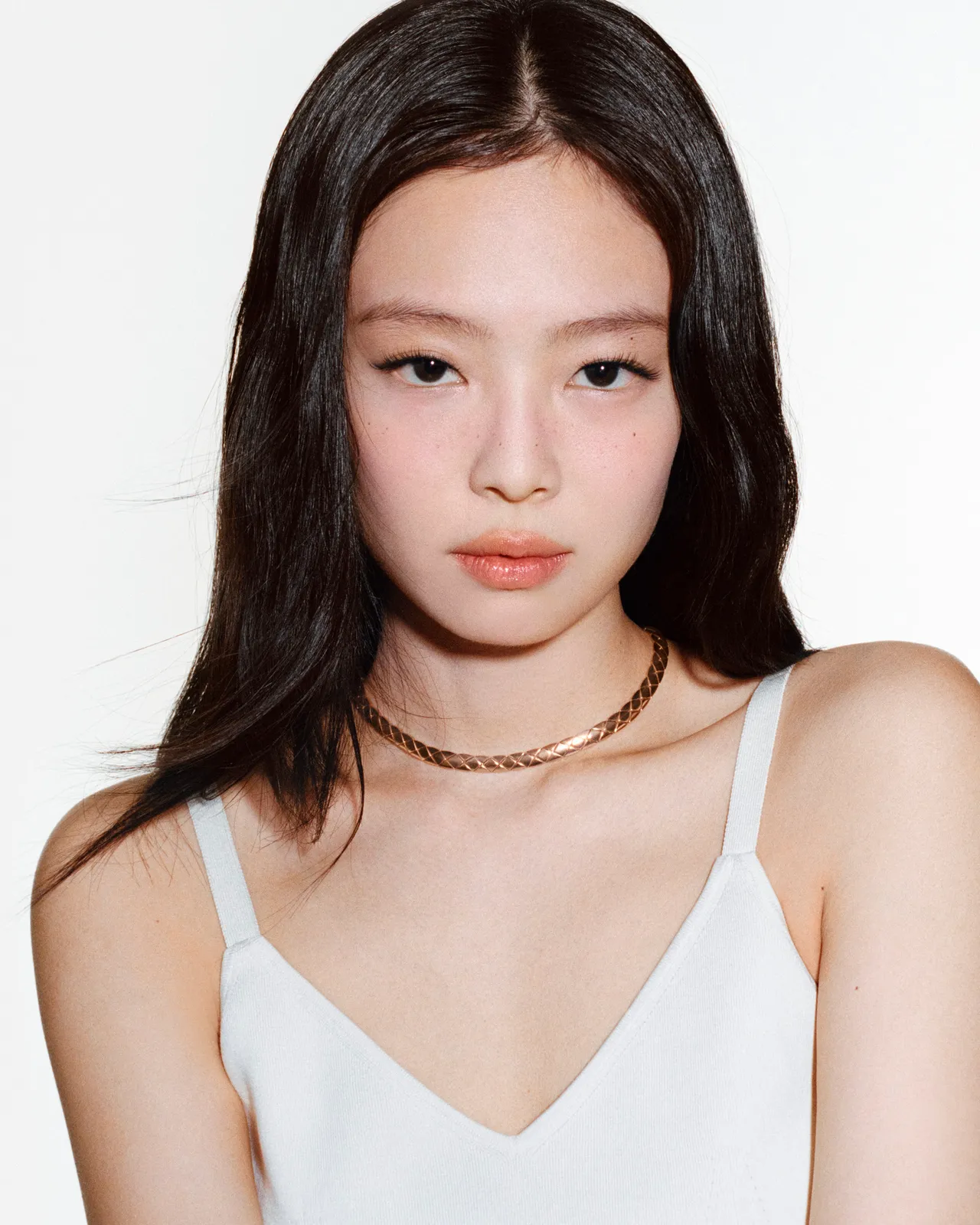 Jennie拍摄香奈儿2026 COCO CRUSH形象广告。品牌提供