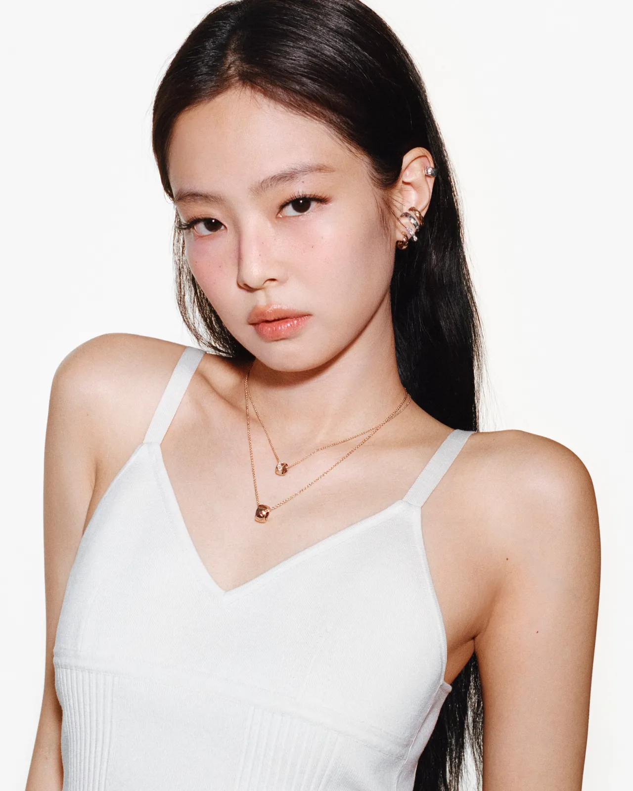 Jennie拍摄香奈儿2026 COCO CRUSH形象广告。品牌提供