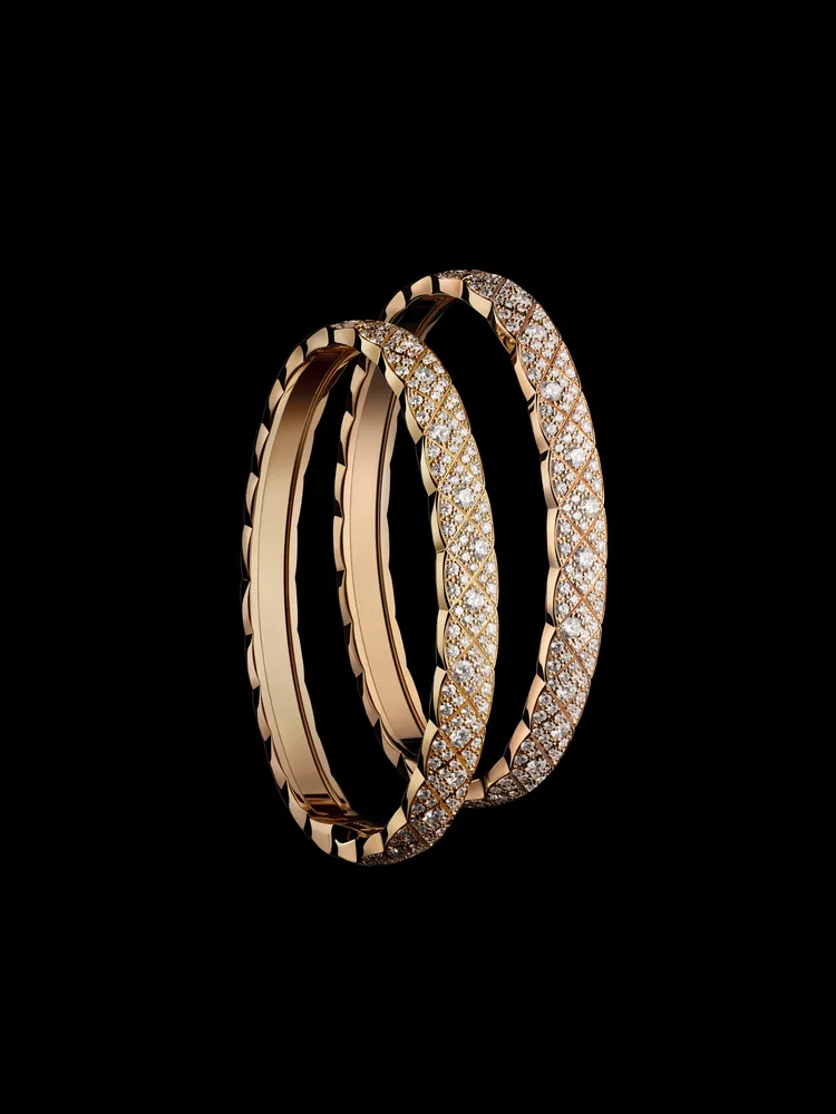 COCO CRUSH手環，18K黃金及18K BEIGE米色金。品牌提供
