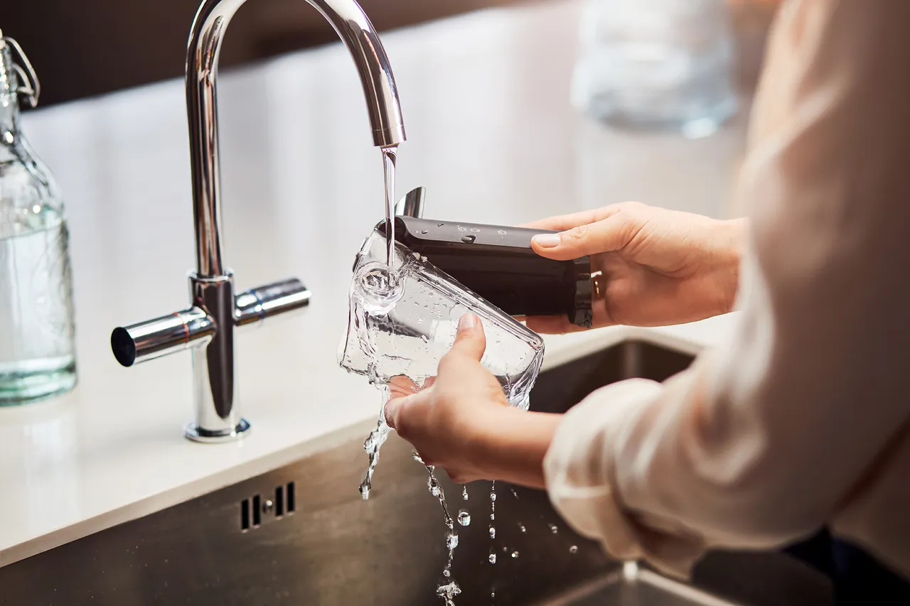 首創無管線「LatteGo奶泡系統」極簡兩件式，15秒輕鬆清洗，還能放入洗碗機！