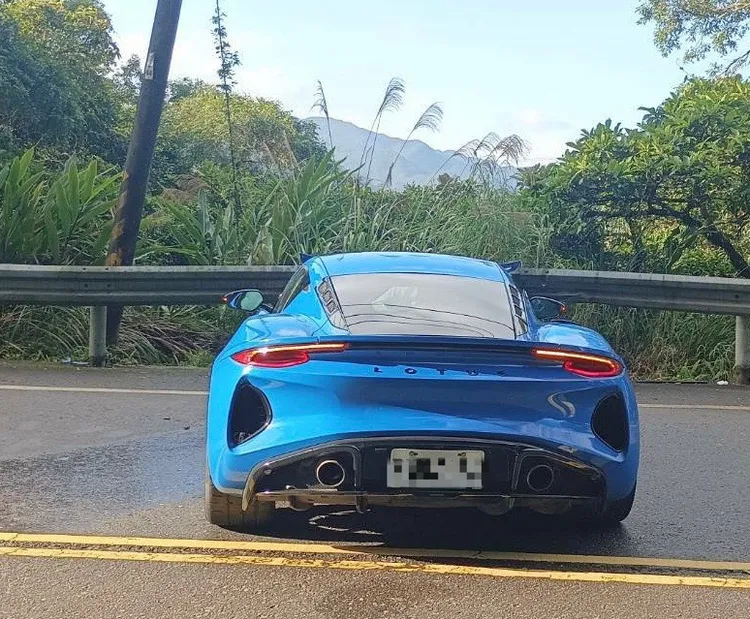 事故車輛。翻攝畫面