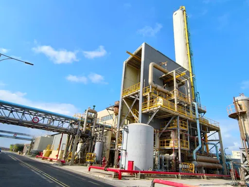 台肥台中廠硝酸工場　率先引入三級減量技術取得碳費優惠費率