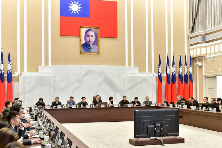 行政院長卓榮泰出席行政院會。行政院提供