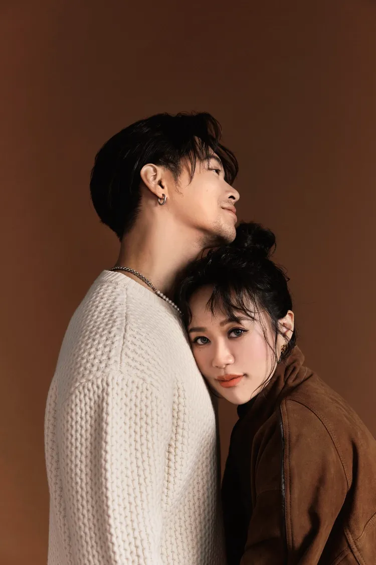 高爾宣與芮德升格二寶爸媽。龍大謝提供