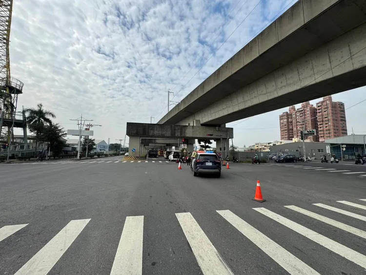 肇事的周男酒測值為零，初判闖紅燈為肇事主因，後續將依過失致死罪送辦。民眾提供