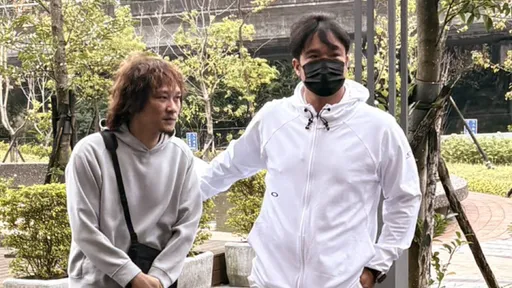 直擊｜蕭敬騰岳父追思會「回禮」藏巧思　中職「全壘打王」林智勝一身素白送別他