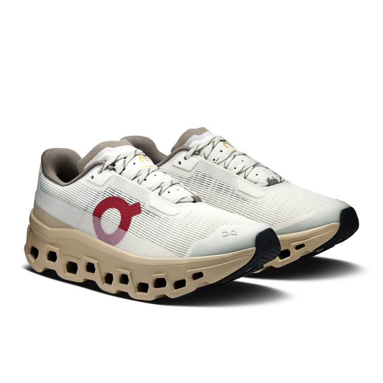 On昂跑Cloudmonster Void 白棕色，5780元。品牌提供